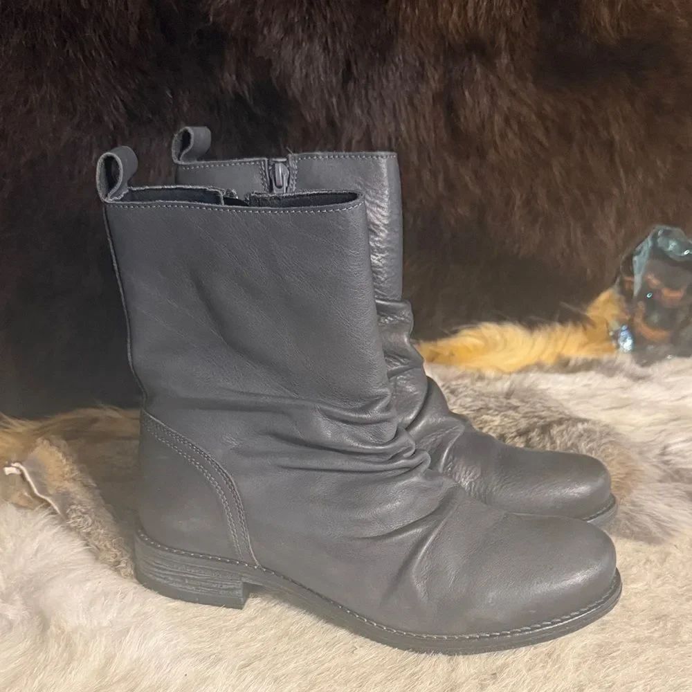 Stylish Gray Women's Boots 39 (5000G)